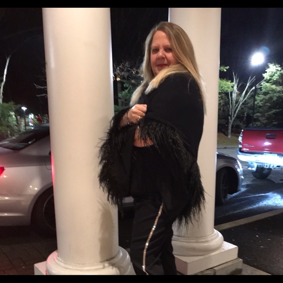 Meet your Posher, Laurie - Picture 3 of 5